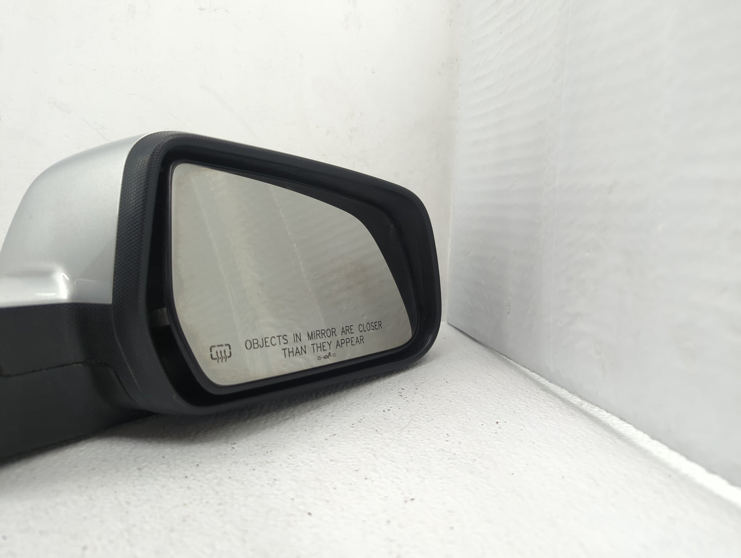 2010-2011 Chevrolet Equinox Passenger Side View Mirror - Right Door Mirror OEM Used - Oemusedautoparts1.com