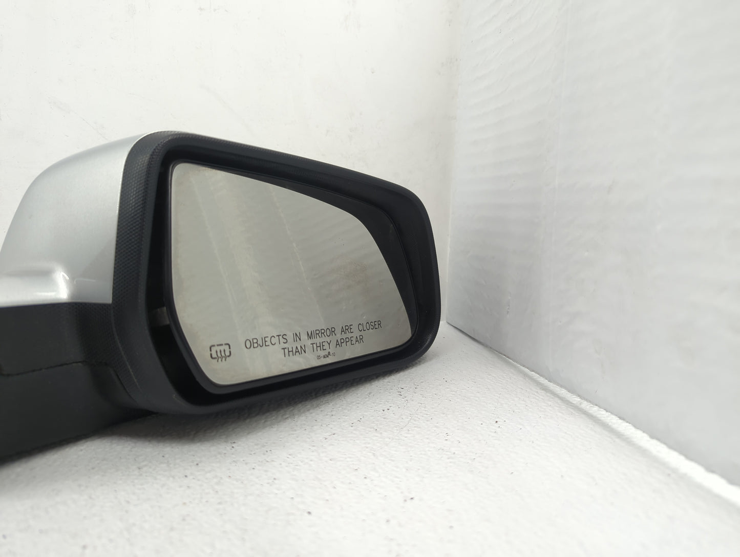 2010-2011 Chevrolet Equinox Passenger Side View Mirror - Right Door Mirror OEM Used - Oemusedautoparts1.com