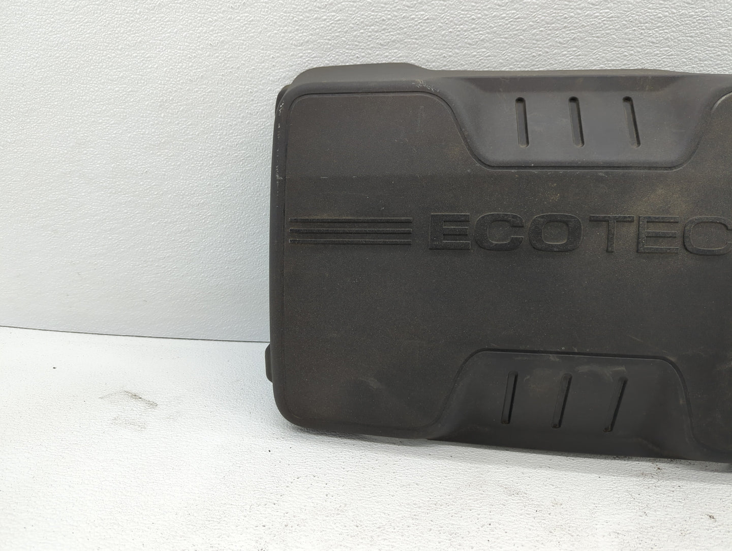 2010 Chevrolet Equinox Engine Cover - Oemusedautoparts1.com