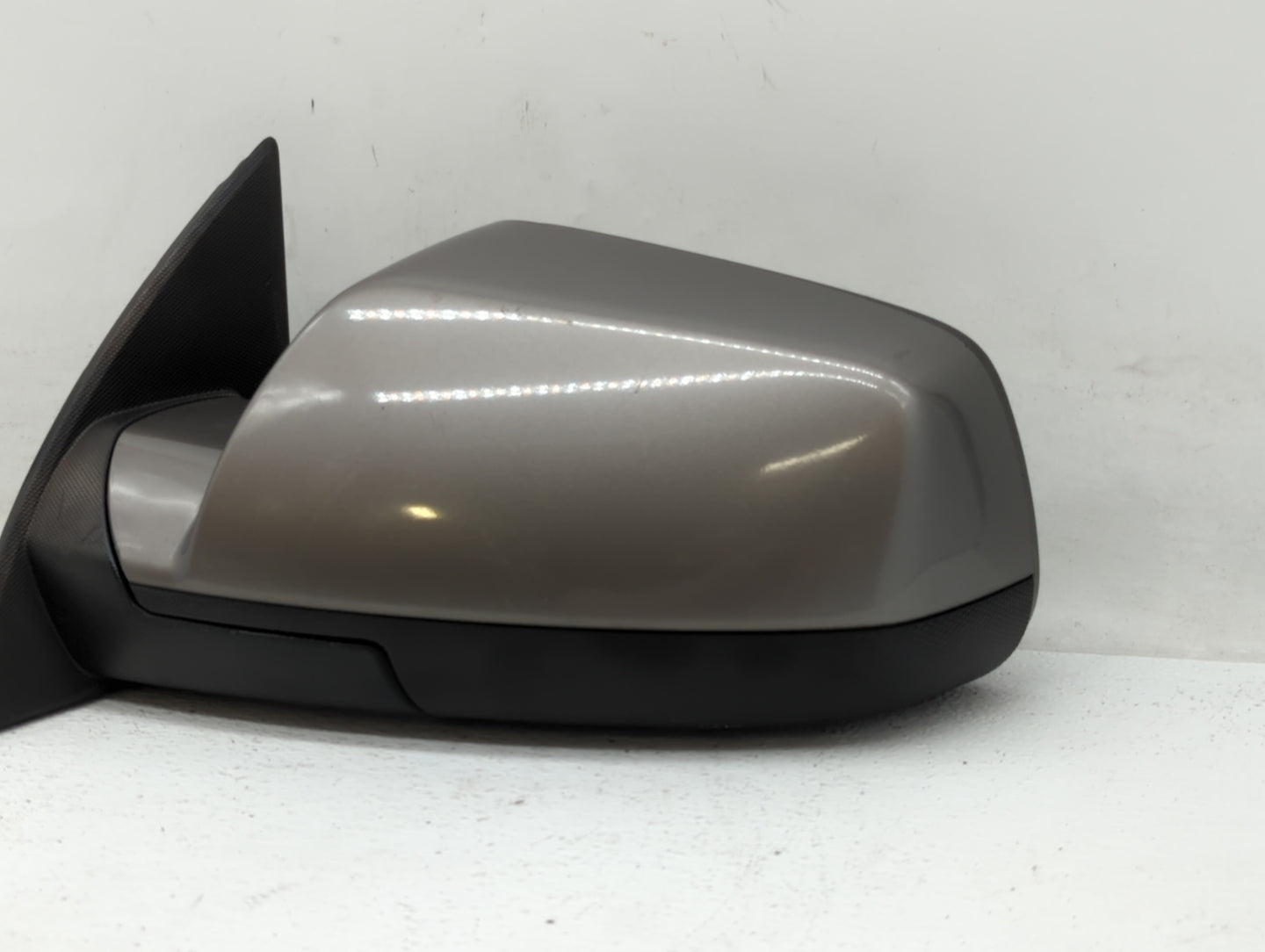 2010-2011 Chevrolet Equinox Driver Side View Mirror - Left Door Mirror OEM Used - Oemusedautoparts1.com