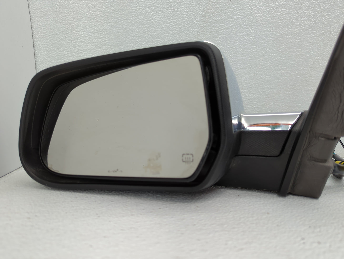 2010-2011 Chevrolet Equinox Driver Side View Mirror - Left Door Mirror OEM Used - Oemusedautoparts1.com