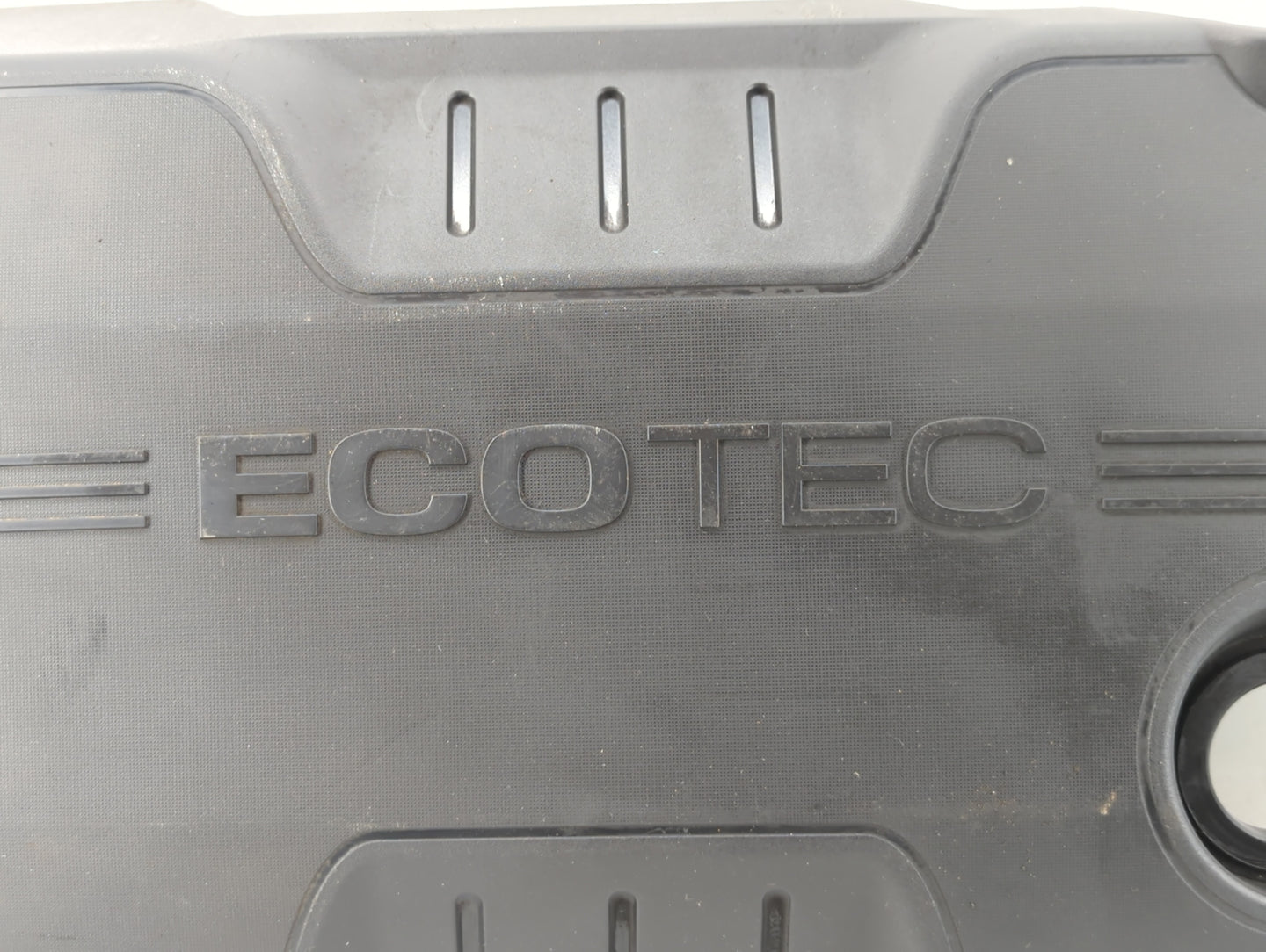 2010 Chevrolet Equinox Engine Cover - Oemusedautoparts1.com