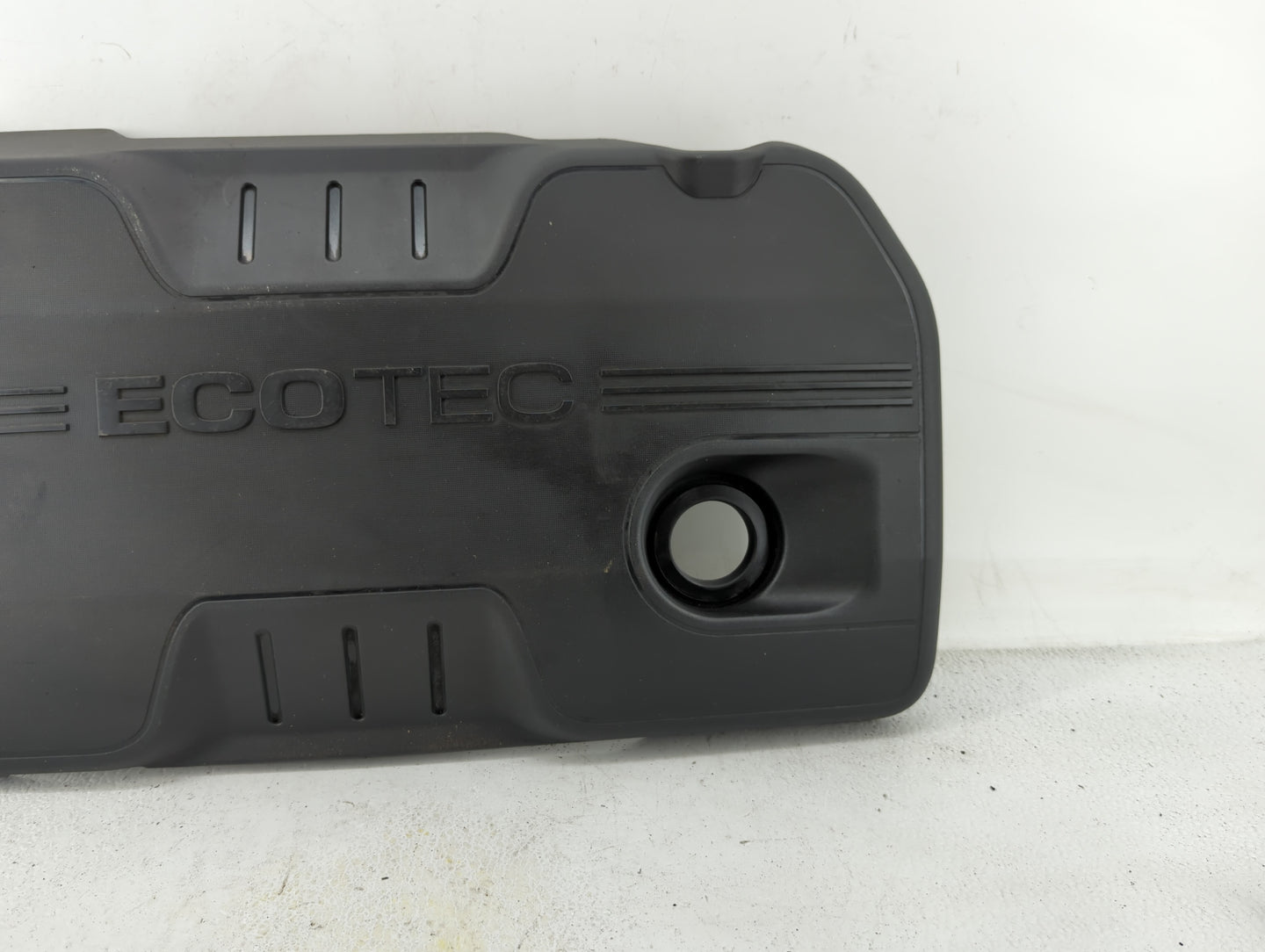 2010 Chevrolet Equinox Engine Cover - Oemusedautoparts1.com