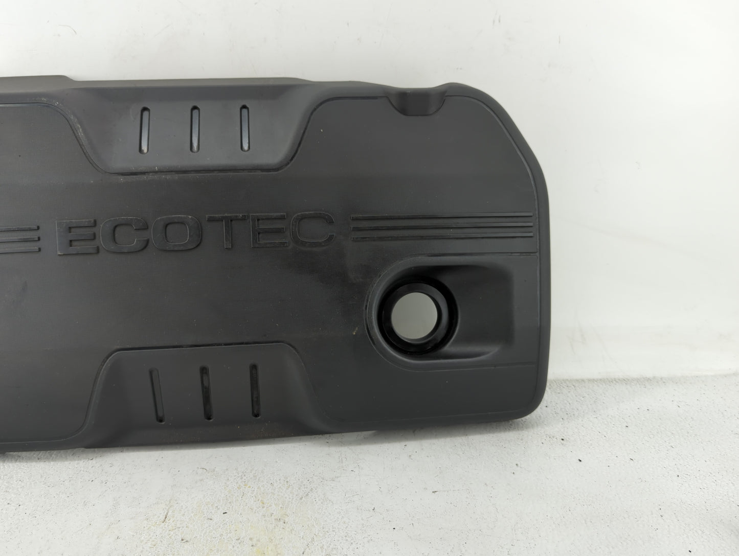 2010 Chevrolet Equinox Engine Cover - Oemusedautoparts1.com