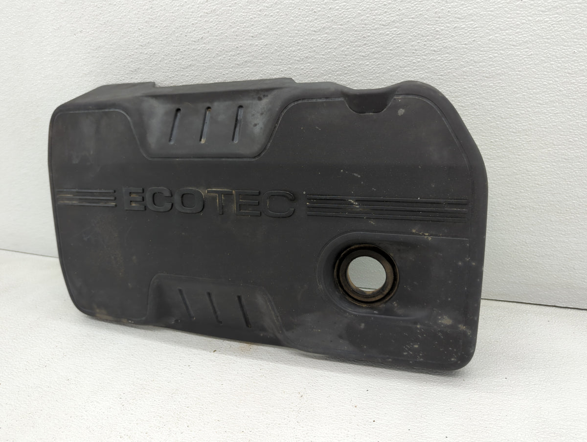 2010 Chevrolet Equinox Engine Cover 438257 - Oemusedautoparts1.com