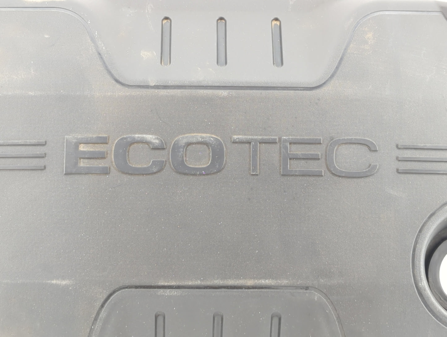 2010 Chevrolet Equinox Engine Cover - Oemusedautoparts1.com
