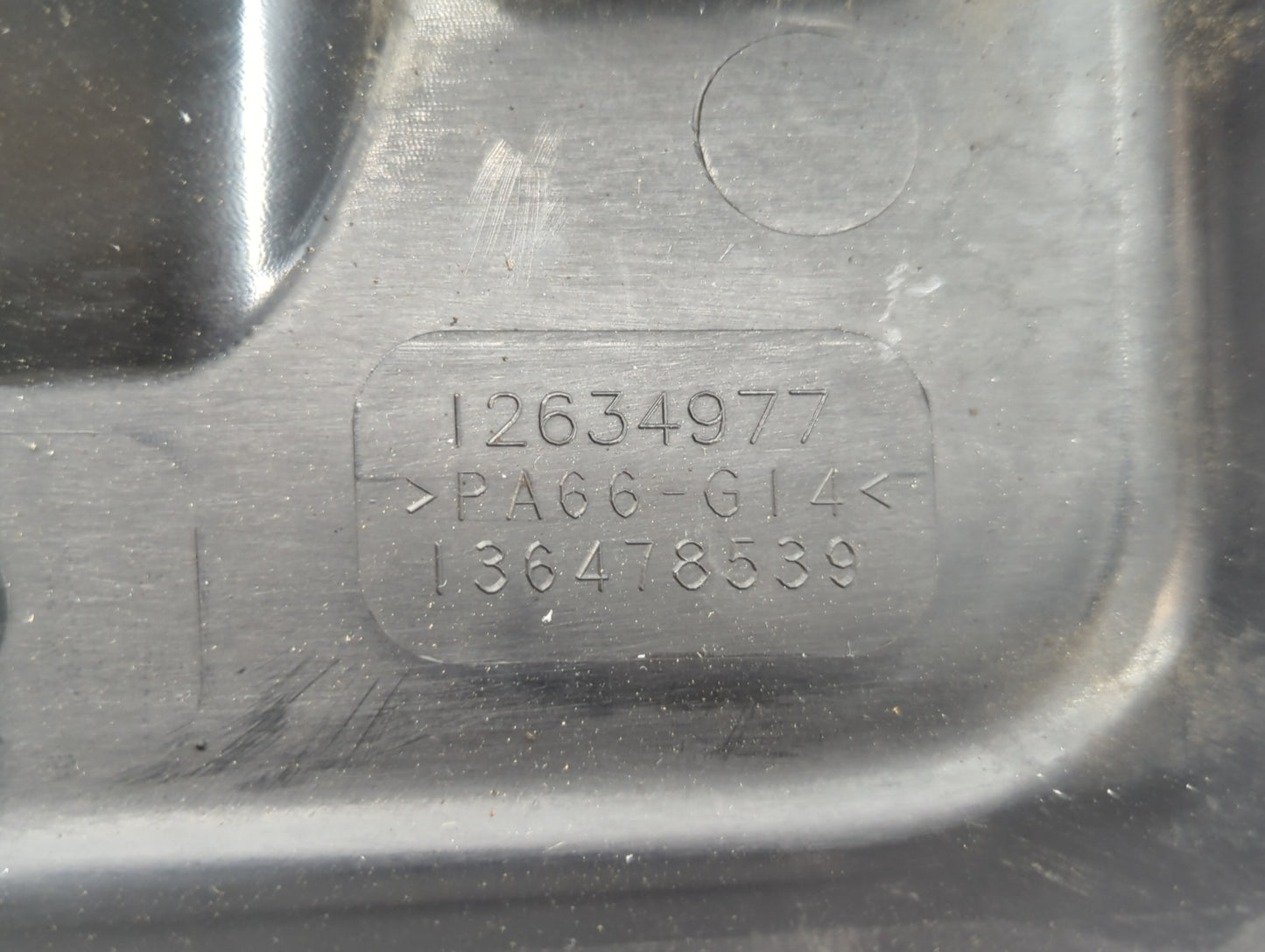 2010 Chevrolet Equinox Engine Cover - Oemusedautoparts1.com