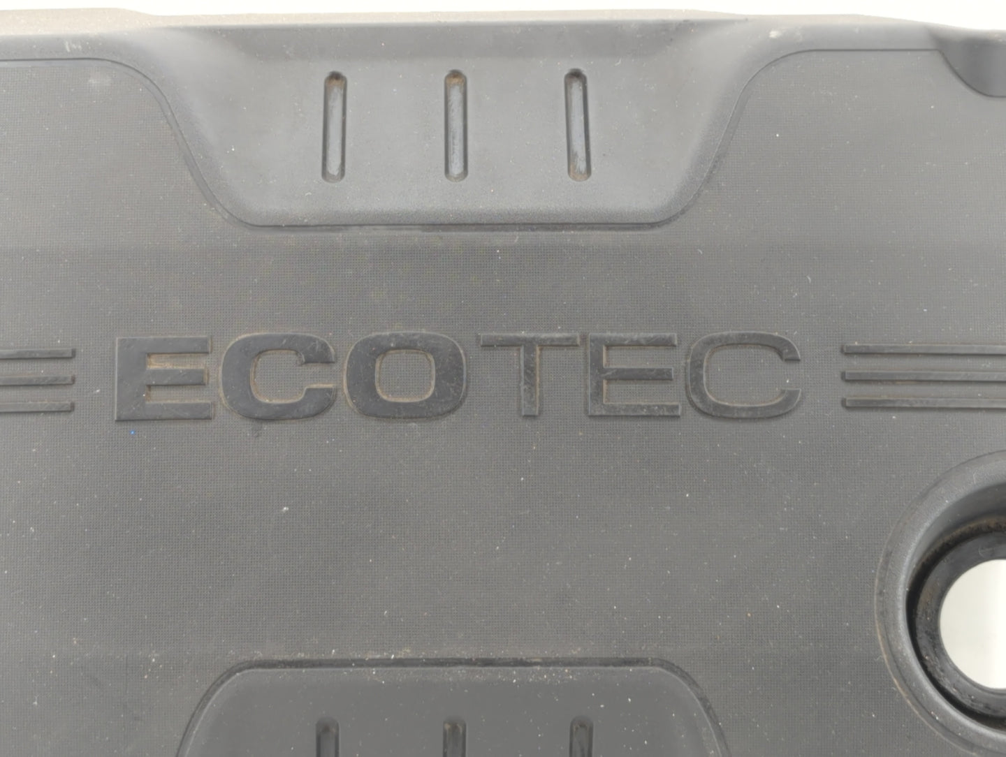 2010 Chevrolet Equinox Engine Cover - Oemusedautoparts1.com