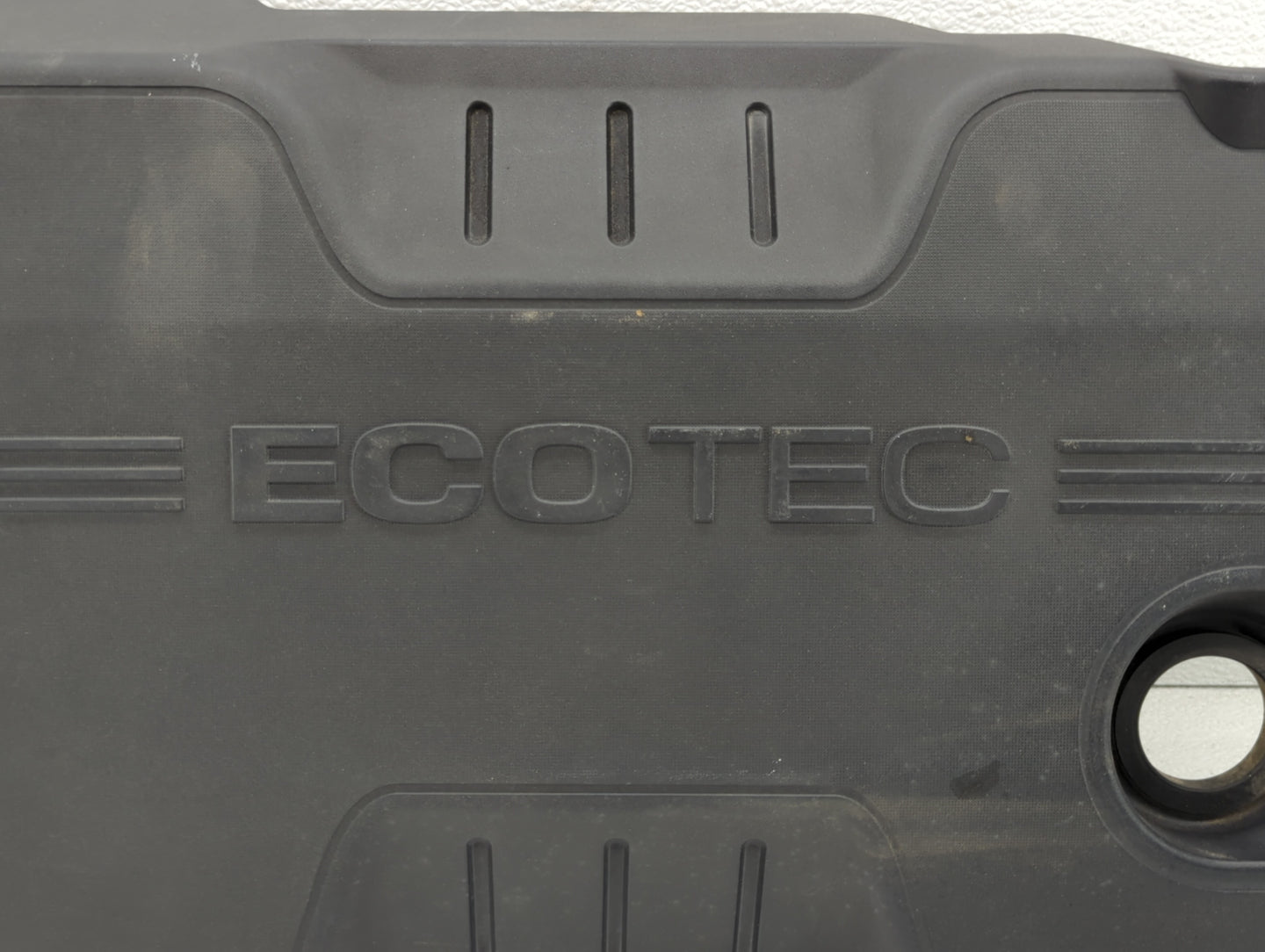 2010 Chevrolet Equinox Engine Cover - Oemusedautoparts1.com