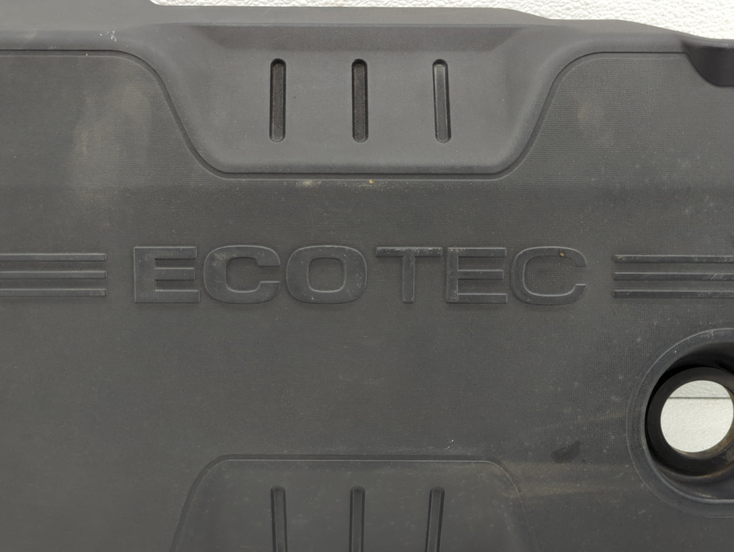 2010 Chevrolet Equinox Engine Cover - Oemusedautoparts1.com