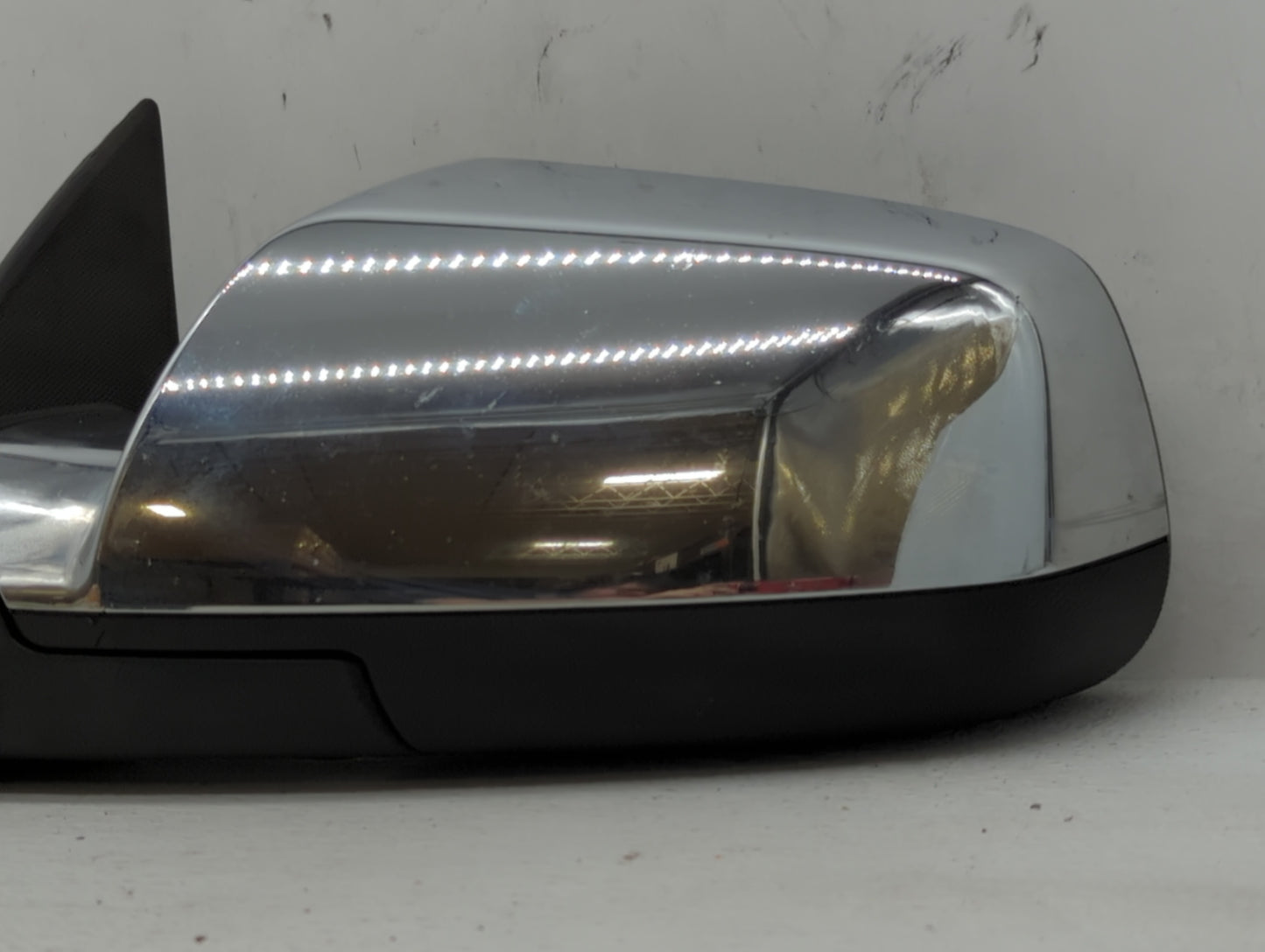 2010-2011 Chevrolet Equinox Driver Side View Mirror - Left Door Mirror OEM Used - Oemusedautoparts1.com