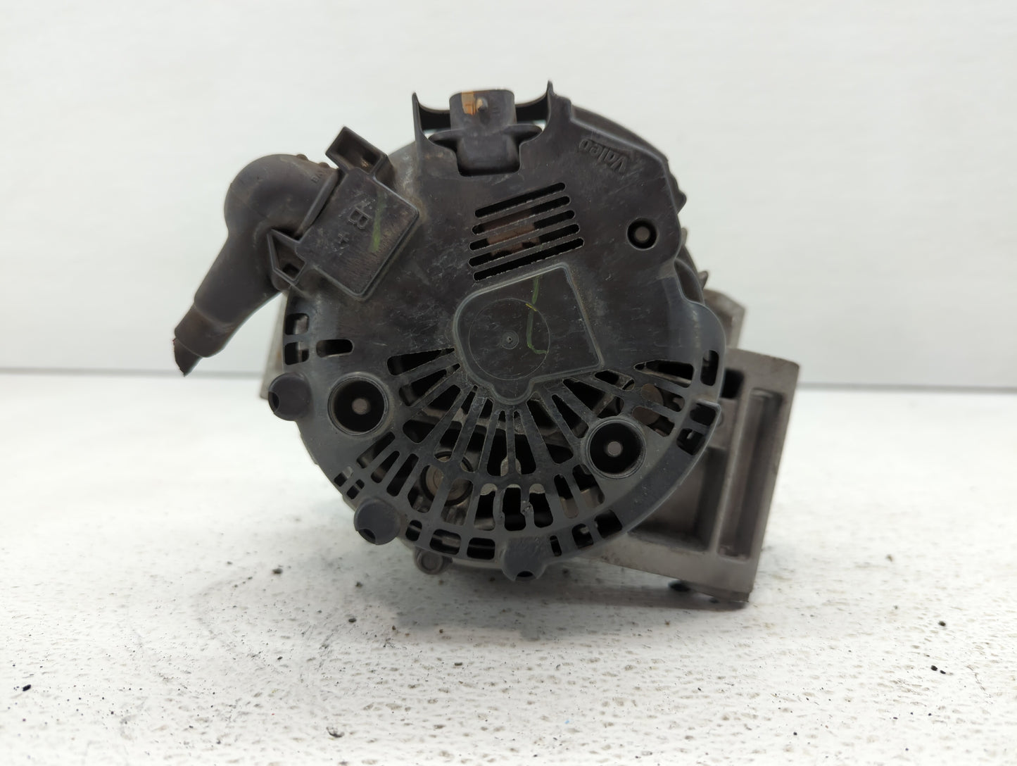 2010-2017 Chevrolet Equinox Alternator Replacement Generator Charging Assembly Engine OEM P/N:13500315 13588328 Fits OEM Use