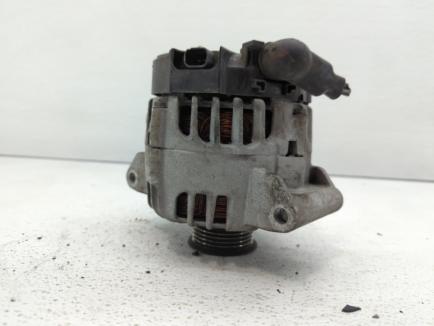 2010-2017 Chevrolet Equinox Alternator Replacement Generator Charging Assembly Engine OEM P/N:13500315 13588328 Fits OEM Use