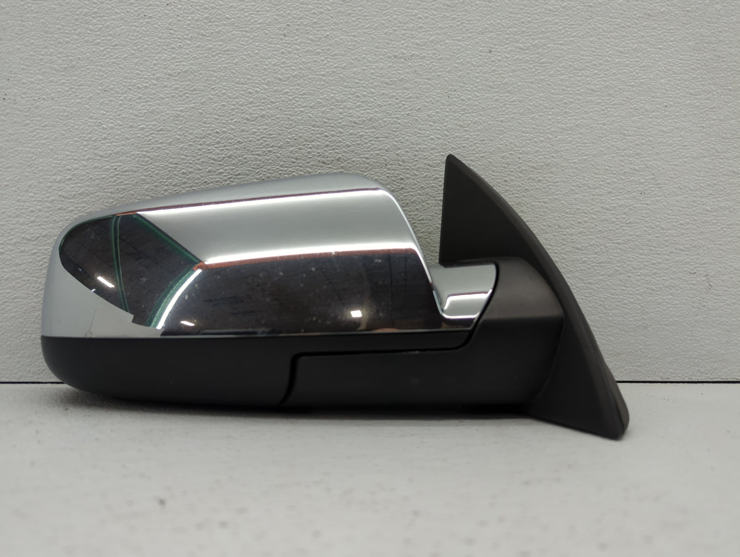 2010-2011 Chevrolet Equinox Passenger Side View Mirror - Right Door Mirror OEM Used - Oemusedautoparts1.com