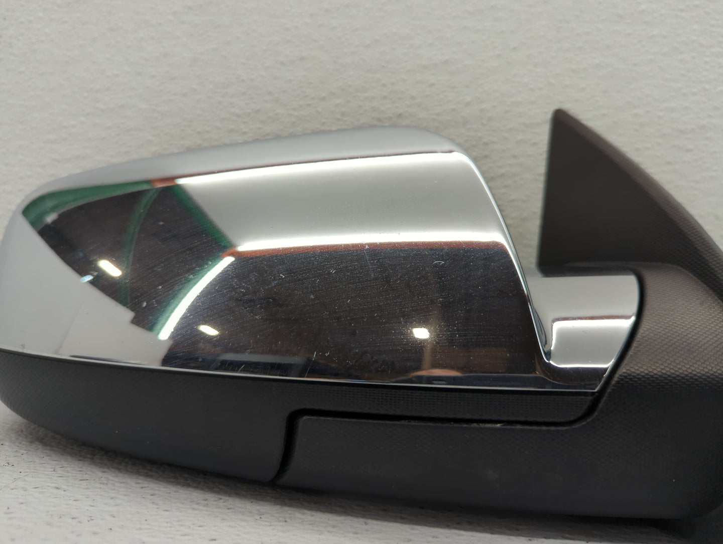 2010-2011 Chevrolet Equinox Passenger Side View Mirror - Right Door Mirror OEM Used - Oemusedautoparts1.com
