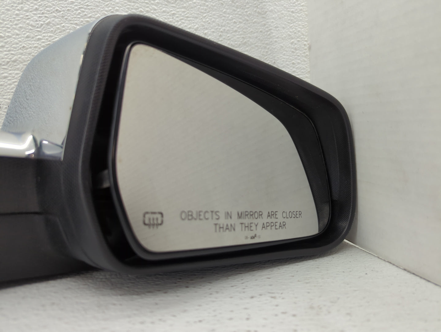 2010-2011 Chevrolet Equinox Passenger Side View Mirror - Right Door Mirror OEM Used - Oemusedautoparts1.com