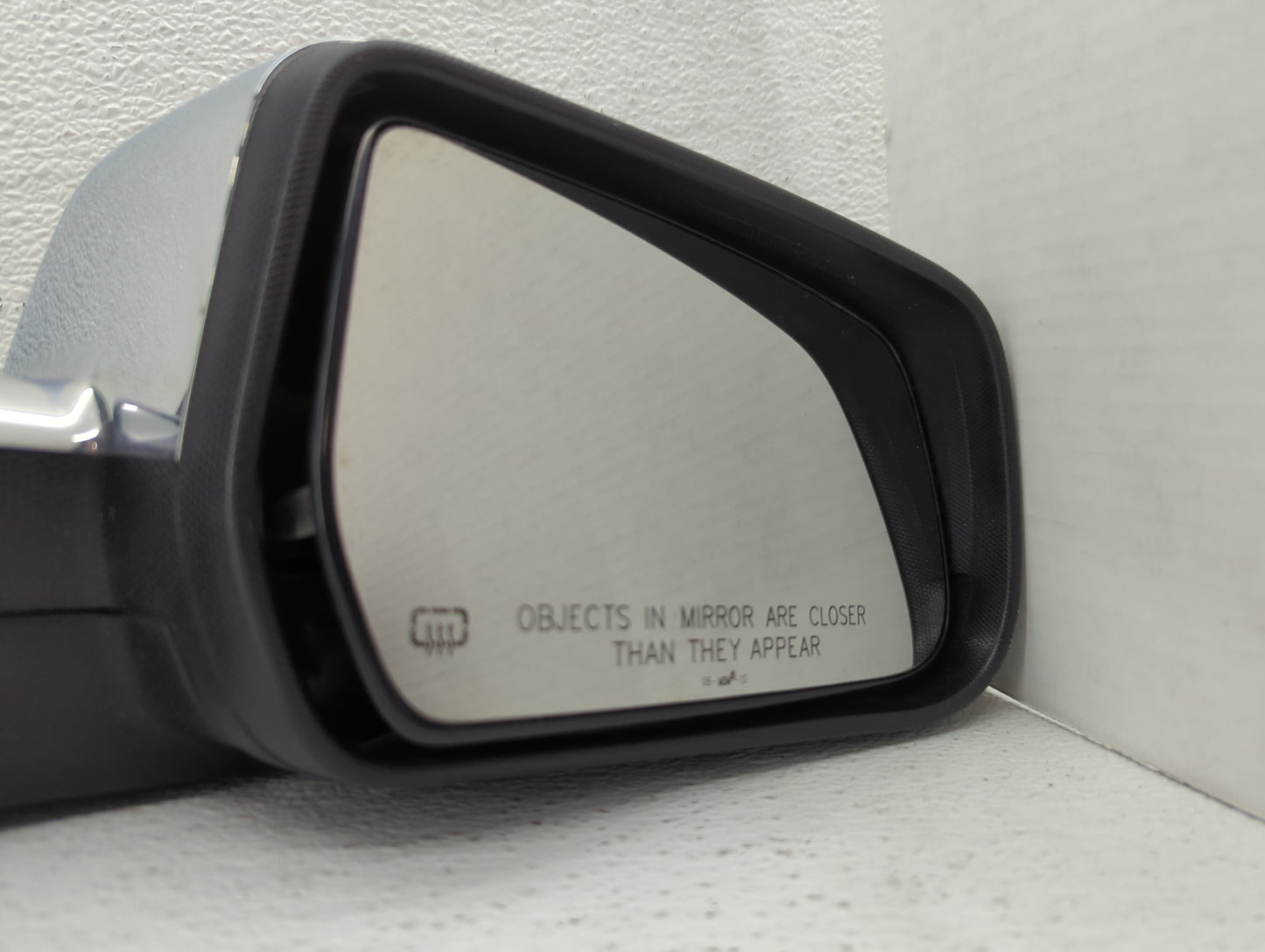 2010-2011 Chevrolet Equinox Passenger Side View Mirror - Right Door Mirror OEM Used - Oemusedautoparts1.com