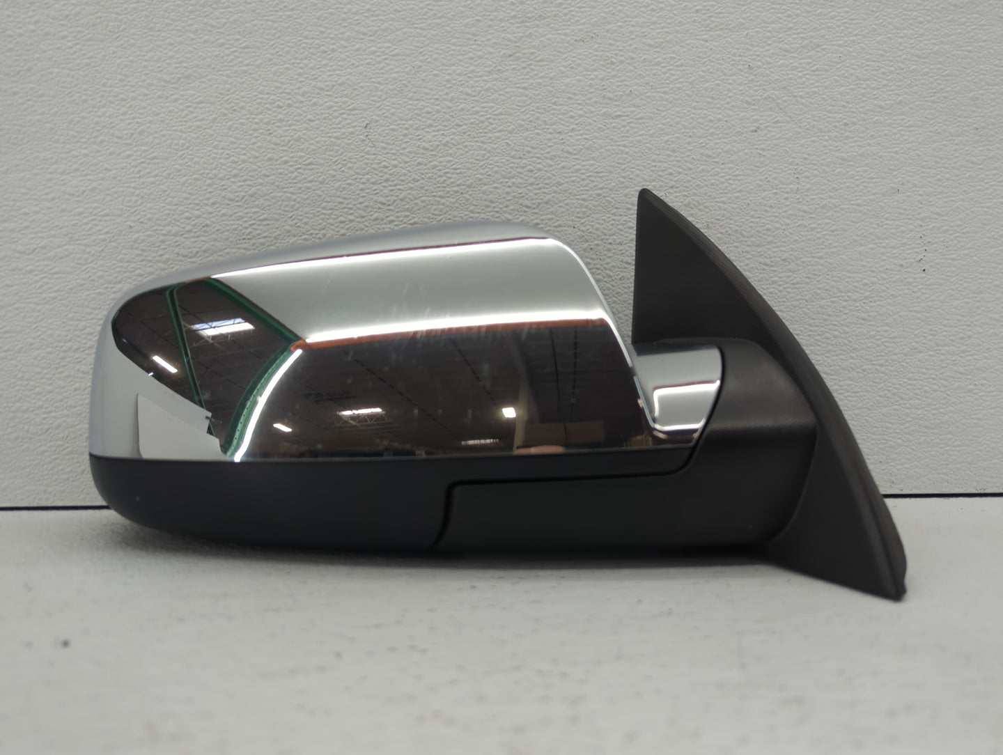 2010-2011 Chevrolet Equinox Passenger Side View Mirror - Right Door Mirror OEM Used - Oemusedautoparts1.com