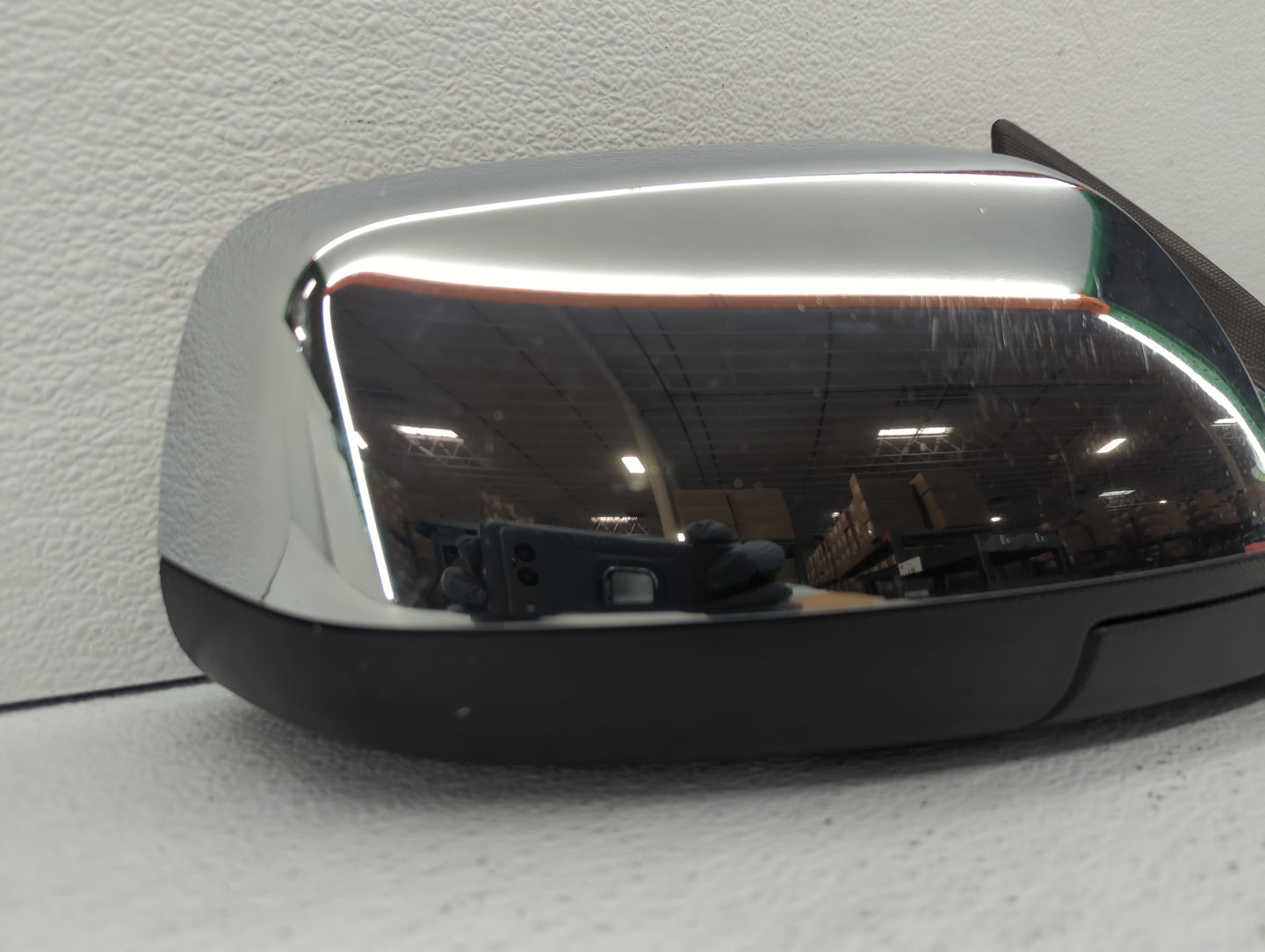 2010-2011 Chevrolet Equinox Passenger Side View Mirror - Right Door Mirror OEM Used - Oemusedautoparts1.com