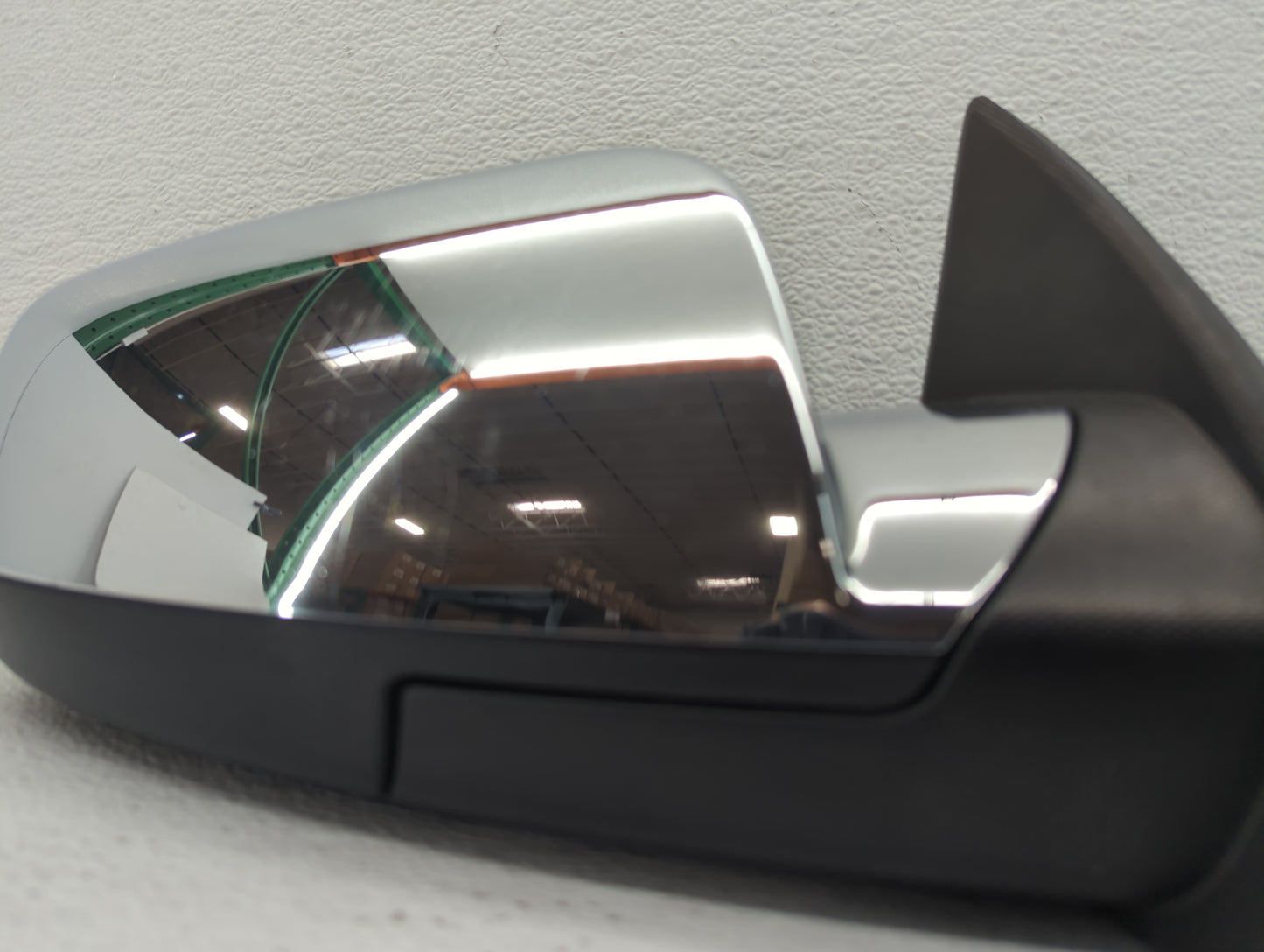 2010-2011 Chevrolet Equinox Passenger Side View Mirror - Right Door Mirror OEM Used - Oemusedautoparts1.com