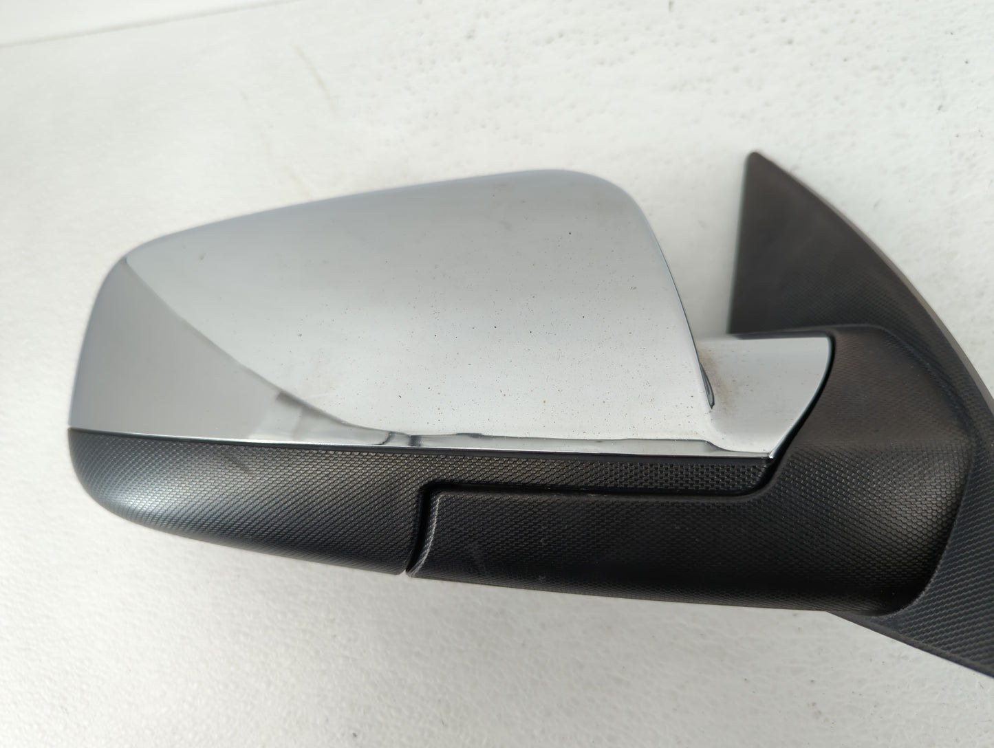 2010-2011 Chevrolet Equinox Passenger Side View Mirror - Right Door Mirror OEM Used - Oemusedautoparts1.com