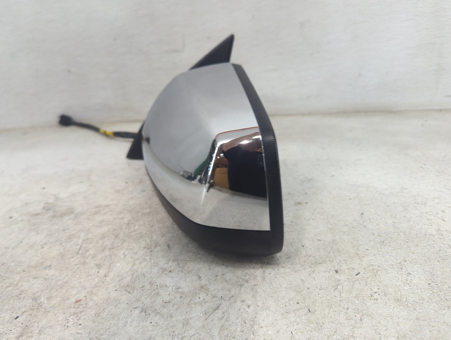 2010-2011 Chevrolet Equinox Driver Side View Mirror - Left Door Mirror OEM Used - Oemusedautoparts1.com