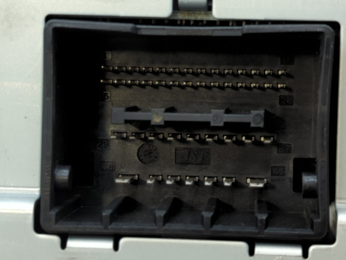 2010-2010 Chevrolet Equinox Am Fm Cd Player Radio Receiver 510560 - Oemusedautoparts1.com