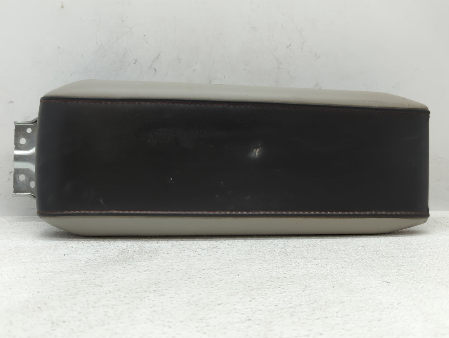2010 Chevrolet Equinox Center Console Armrest Cover Lid - Oemusedautoparts1.com