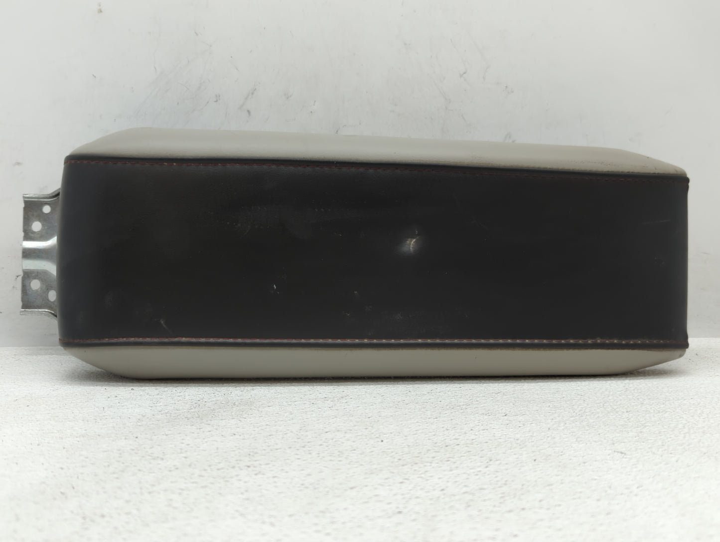 2010 Chevrolet Equinox Center Console Armrest Cover Lid - Oemusedautoparts1.com