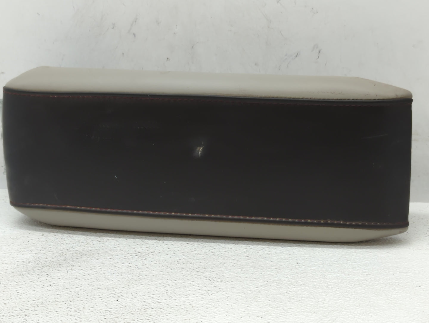 2010 Chevrolet Equinox Center Console Armrest Cover Lid - Oemusedautoparts1.com