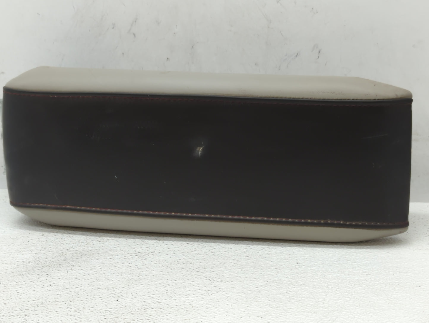 2010 Chevrolet Equinox Center Console Armrest Cover Lid - Oemusedautoparts1.com