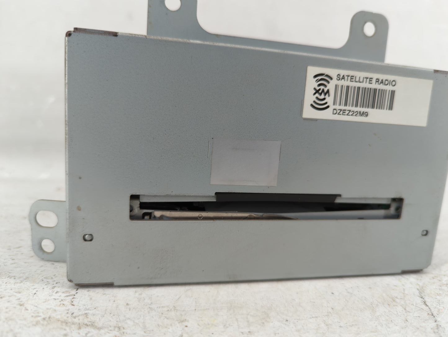 2010-2011 Chevrolet Equinox Am Fm Cd Player Radio Receiver 555011 - Oemusedautoparts1.com