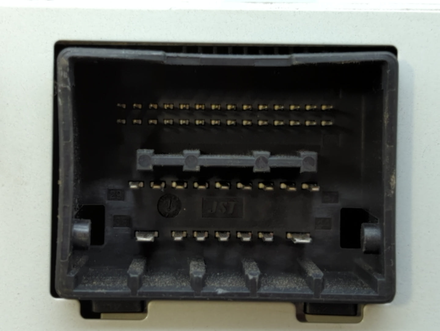 2010 Chevrolet Equinox Radio AM FM Cd Player Receiver Replacement P/N:20955539 20854719 Fits OEM Used Auto Parts - Oemusedau