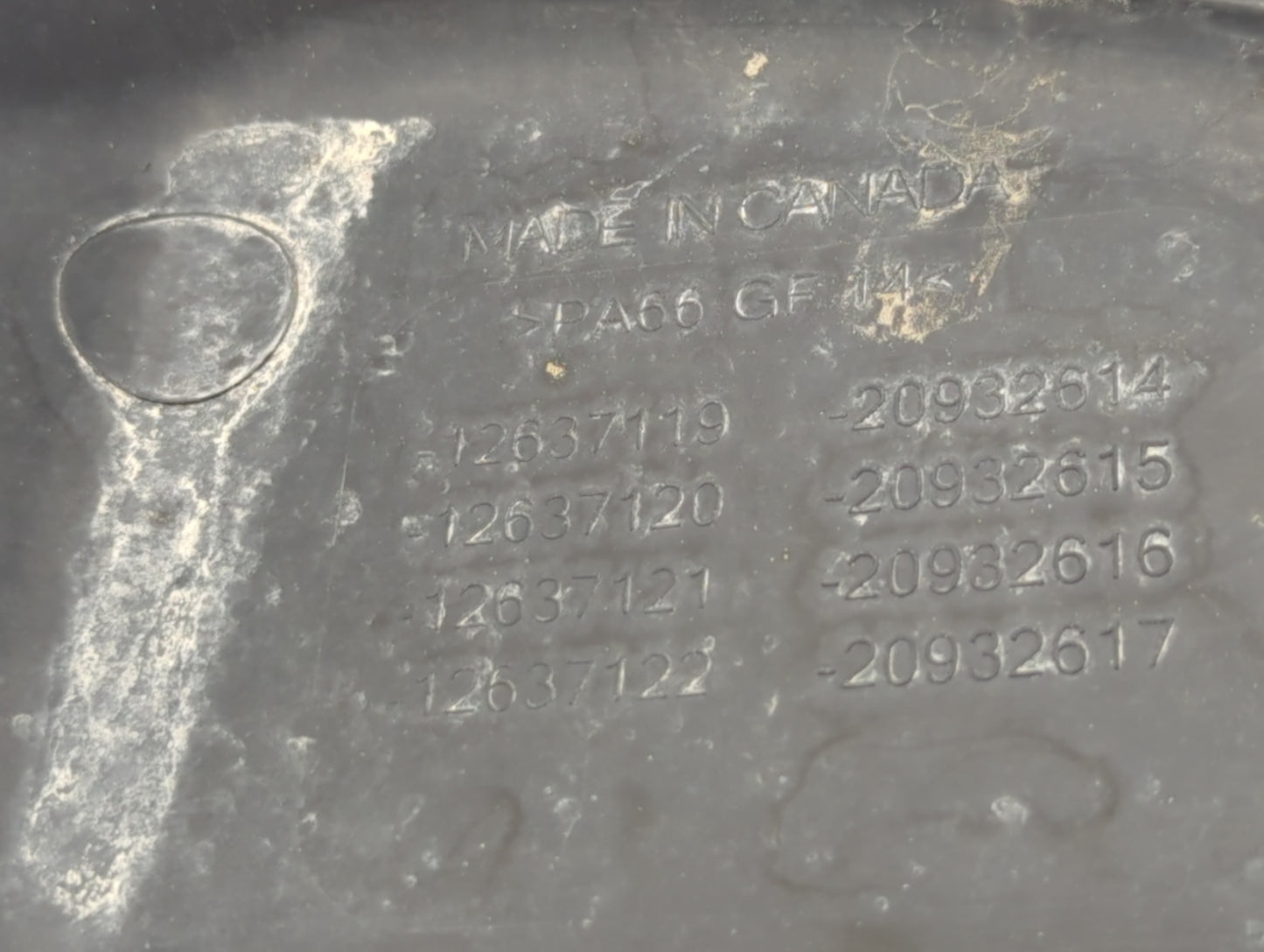 2010 Chevrolet Equinox Engine Cover - Oemusedautoparts1.com