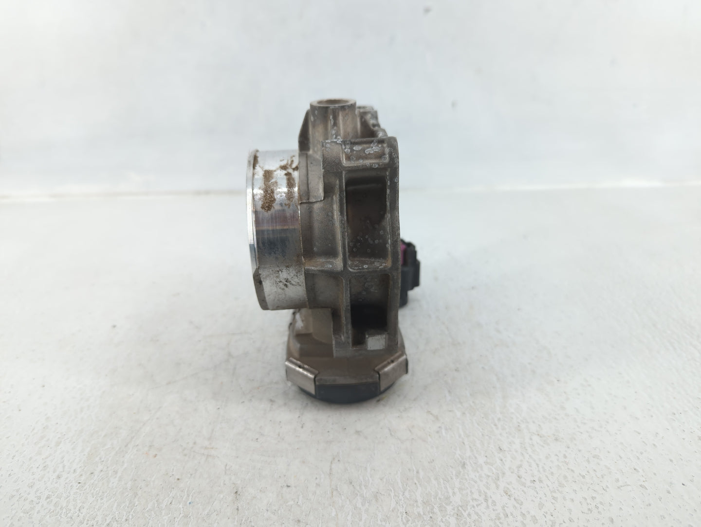 2010-2011 Chevrolet Equinox Throttle Body P/N:994AA 0836 Fits Fits 2007 2008 2009 2010 2011 2012 OEM Used Auto Parts - Oemus