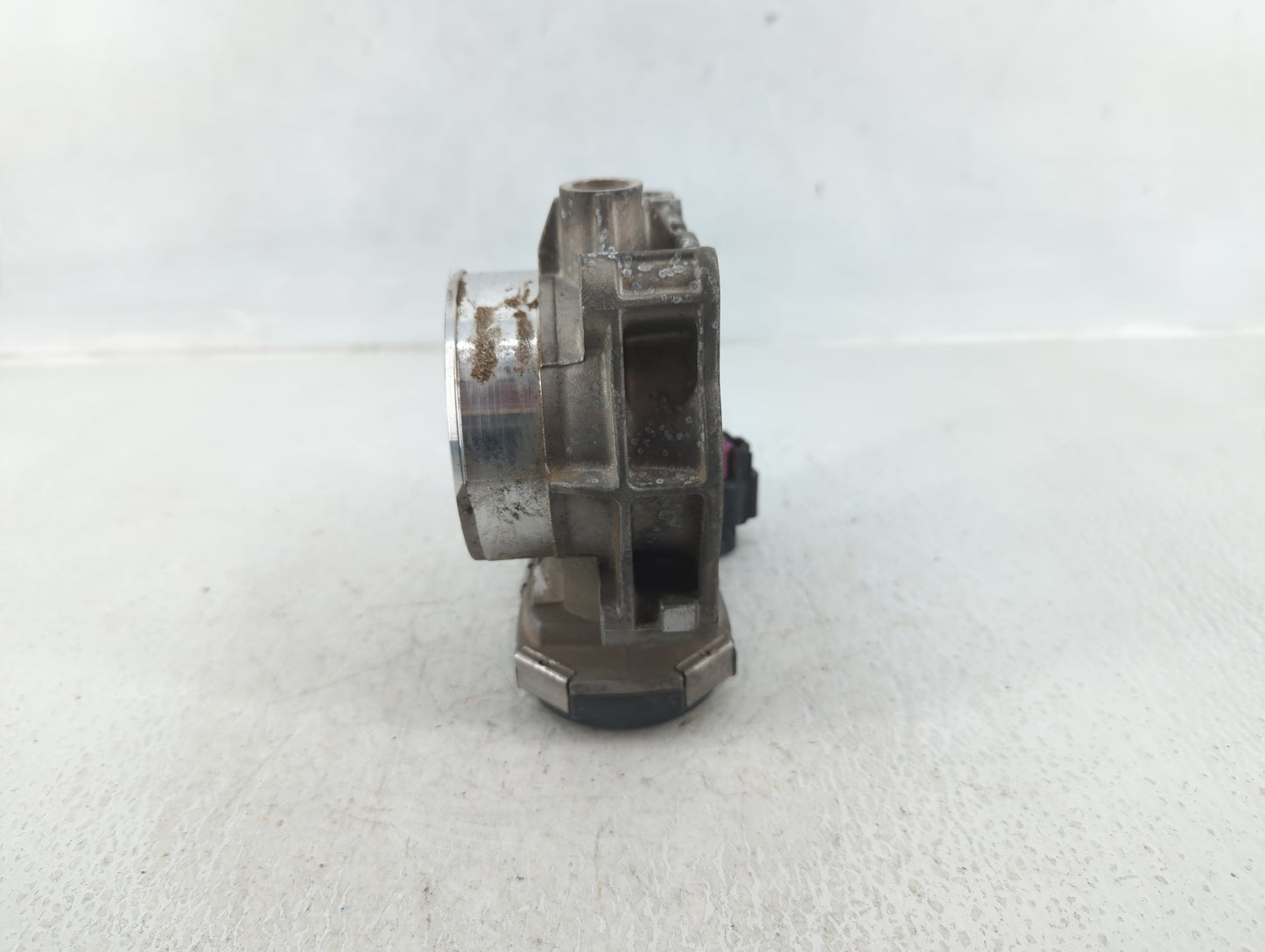 2010-2011 Chevrolet Equinox Throttle Body P/N:994AA 0836 Fits Fits 2007 2008 2009 2010 2011 2012 OEM Used Auto Parts - Oemus