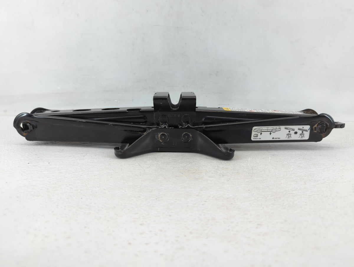 2010 Chevrolet Equinox Spare Scissor Car Jack 595913 - Oemusedautoparts1.com