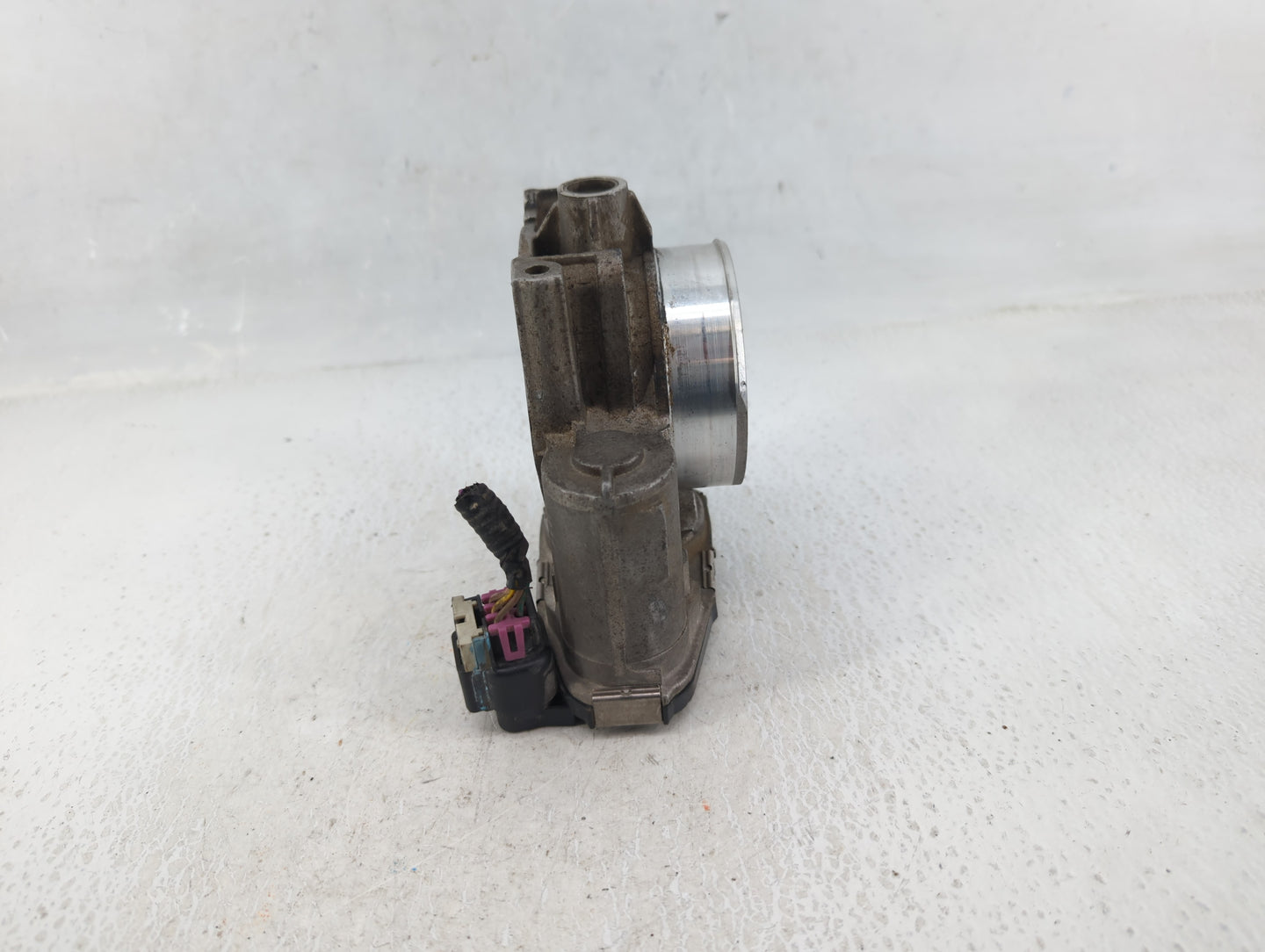 2010-2011 Chevrolet Equinox Throttle Body P/N:AA,994AA,0457,C Fits Fits 2007 2008 2009 2010 2011 2012 OEM Used Auto Parts - 