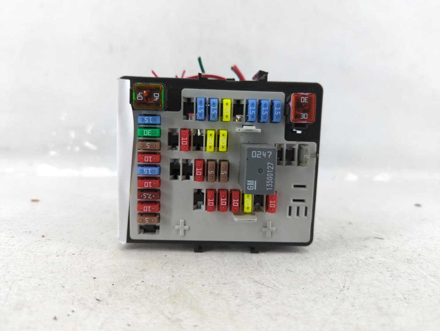 2010 Chevrolet Equinox Fusebox Fuse Box Panel Relay Module P/N:13717824 2084337 01 Fits OEM Used Auto Parts - Oemusedautopar
