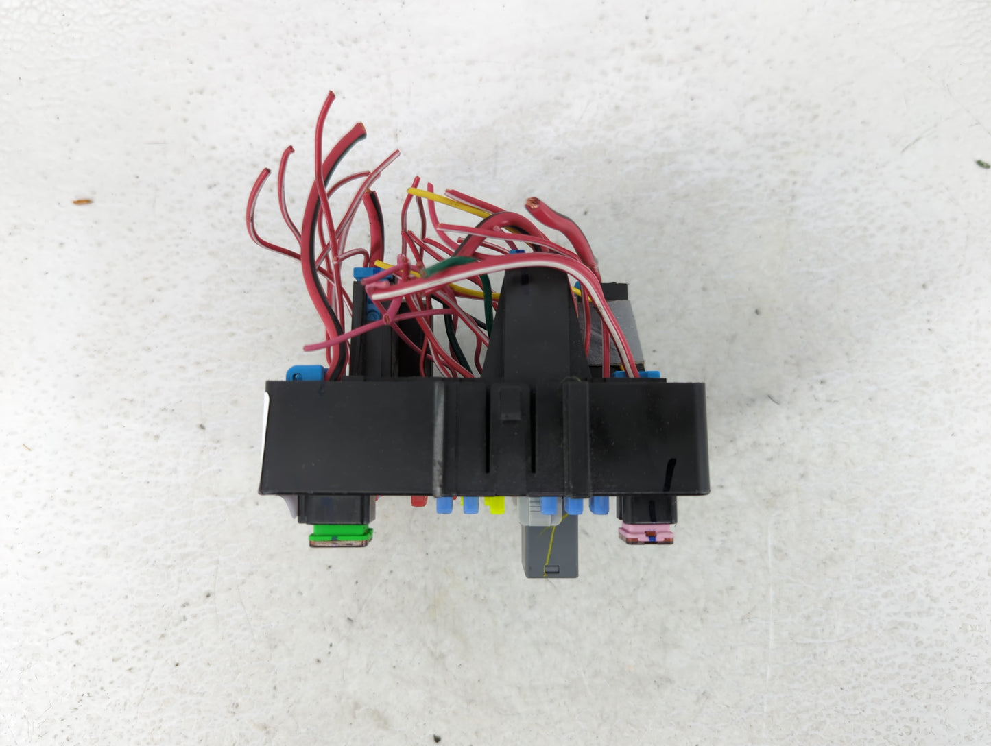 2010 Chevrolet Equinox Fusebox Fuse Box Panel Relay Module P/N:13717824 2084337 01 Fits OEM Used Auto Parts - Oemusedautopar