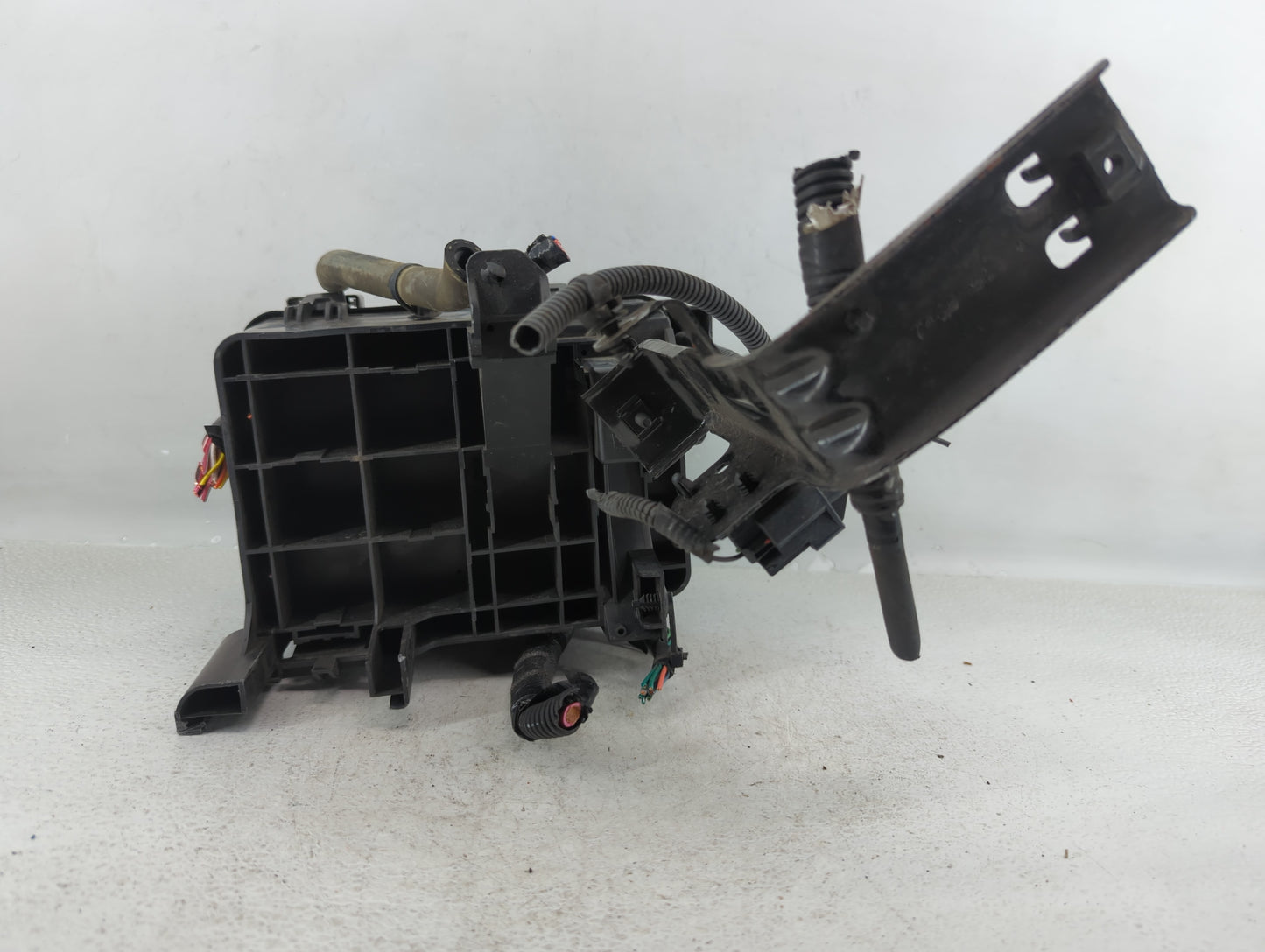 2010 Chevrolet Equinox Fusebox Fuse Box Panel Relay Module P/N:13717824 2084337 01 Fits OEM Used Auto Parts - Oemusedautopar