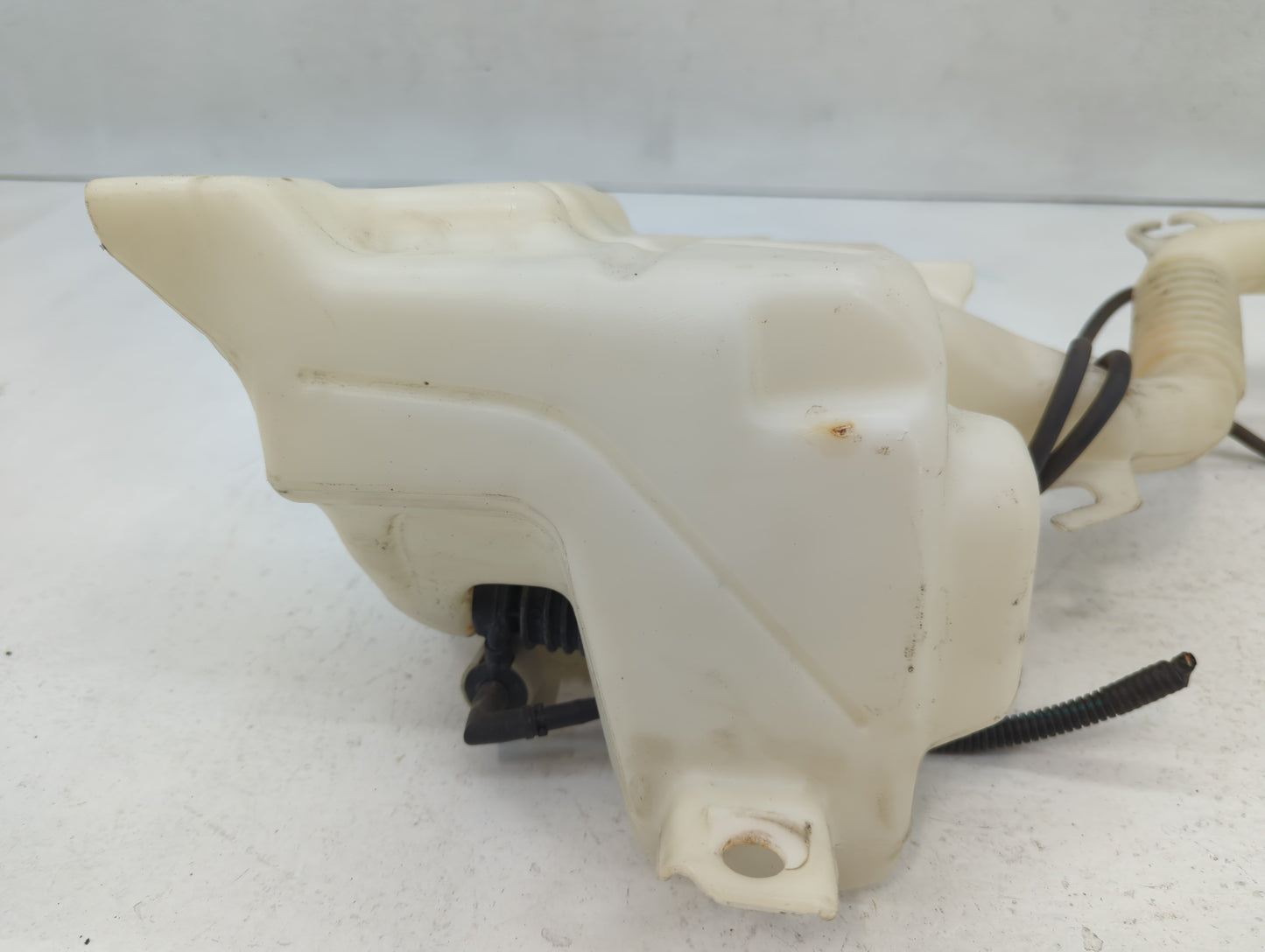 2010-2017 Chevrolet Equinox Windshield Washer Fluid Reservoir Bottle Oem - Oemusedautoparts1.com