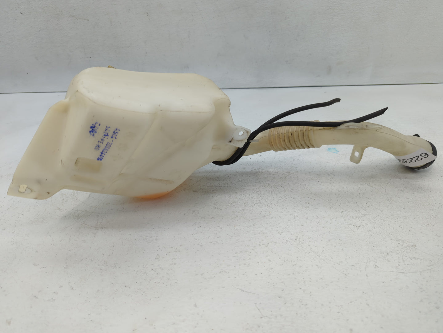 2010-2017 Chevrolet Equinox Windshield Washer Fluid Reservoir Bottle Oem - Oemusedautoparts1.com