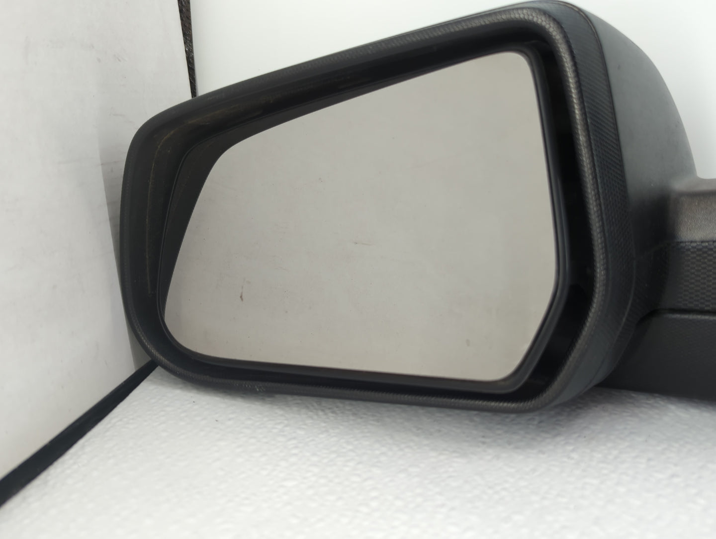2010-2011 Chevrolet Equinox Driver Side View Mirror - Left Door Mirror OEM Used - Oemusedautoparts1.com