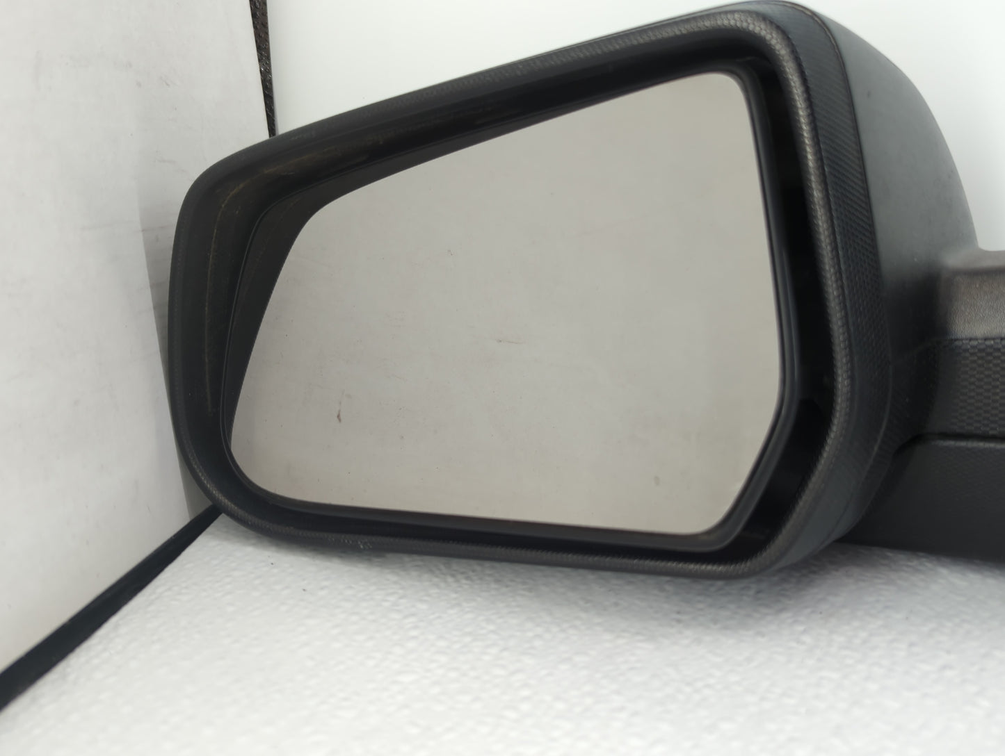 2010-2011 Chevrolet Equinox Driver Side View Mirror - Left Door Mirror OEM Used - Oemusedautoparts1.com