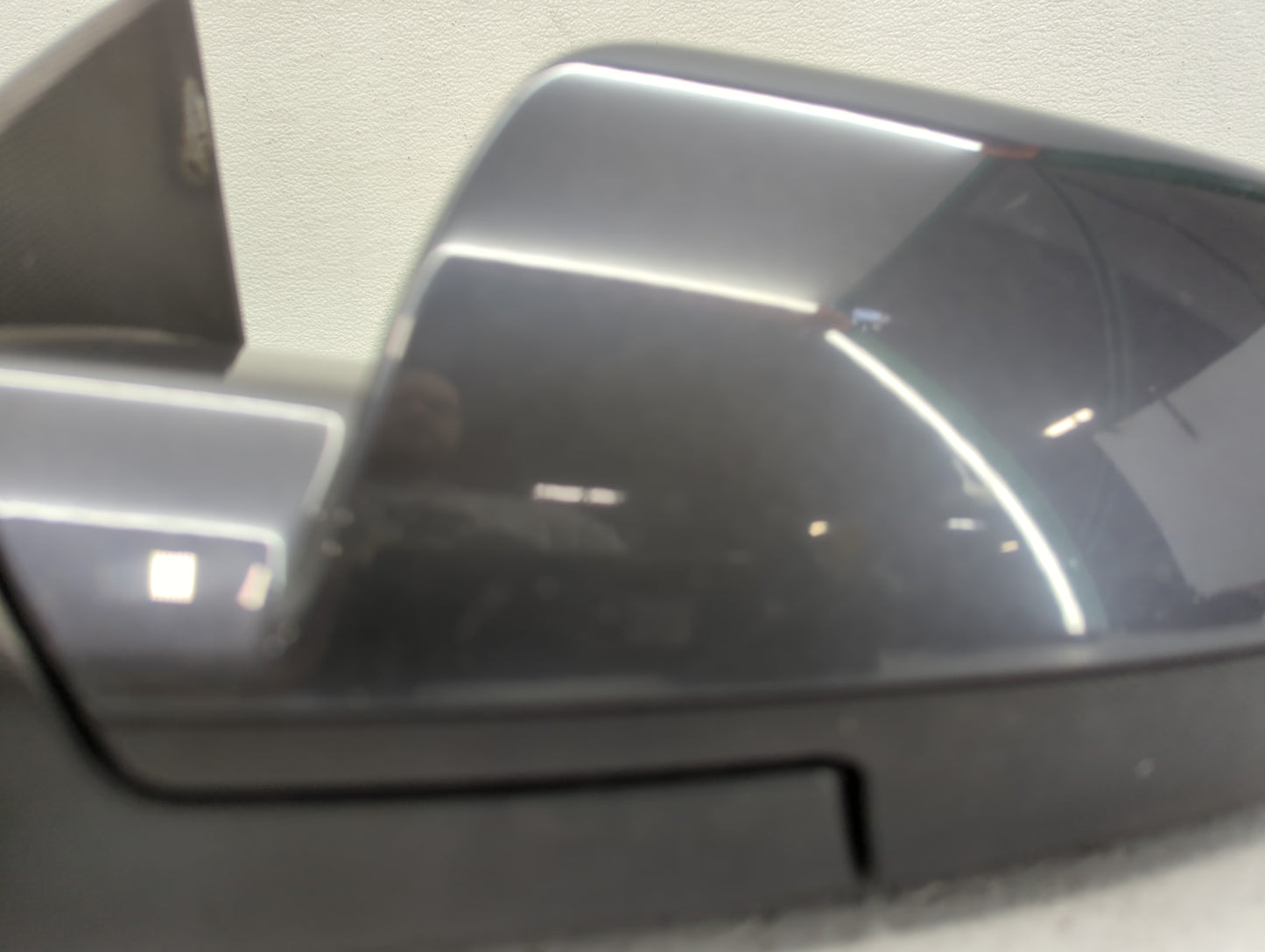 2010-2011 Chevrolet Equinox Driver Side View Mirror - Left Door Mirror OEM Used - Oemusedautoparts1.com