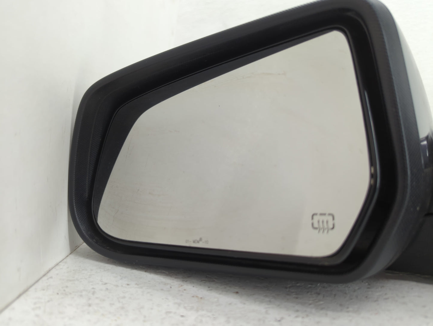 2010-2011 Chevrolet Equinox Driver Side View Mirror - Left Door Mirror OEM Used - Oemusedautoparts1.com