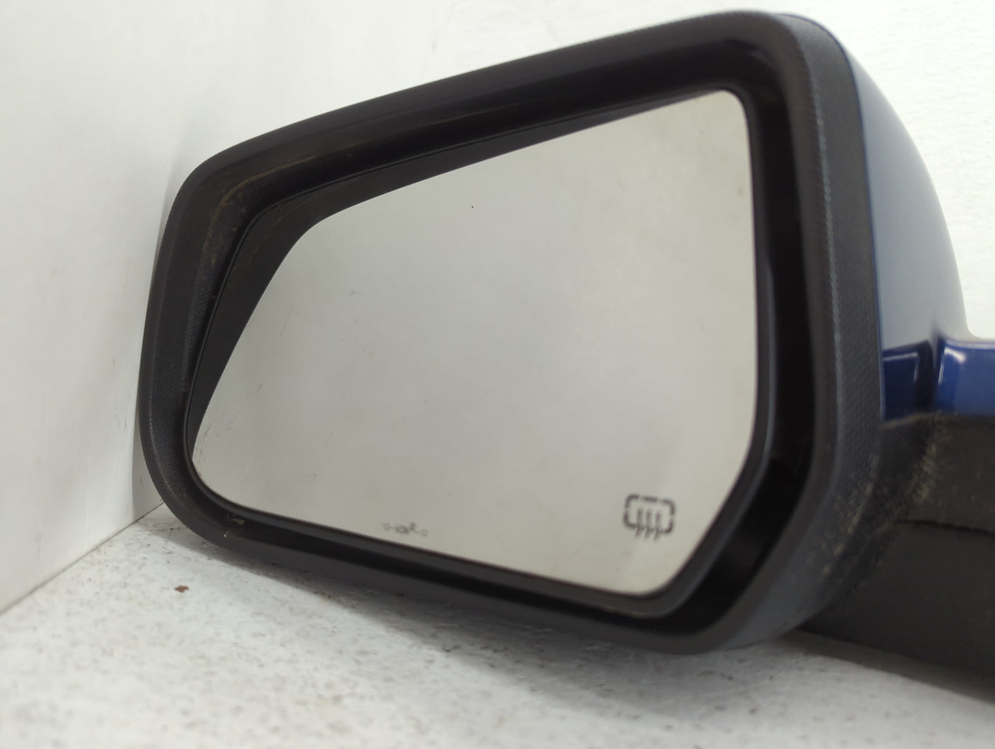 2010-2011 Chevrolet Equinox Driver Side View Mirror - Left Door Mirror OEM Used - Oemusedautoparts1.com