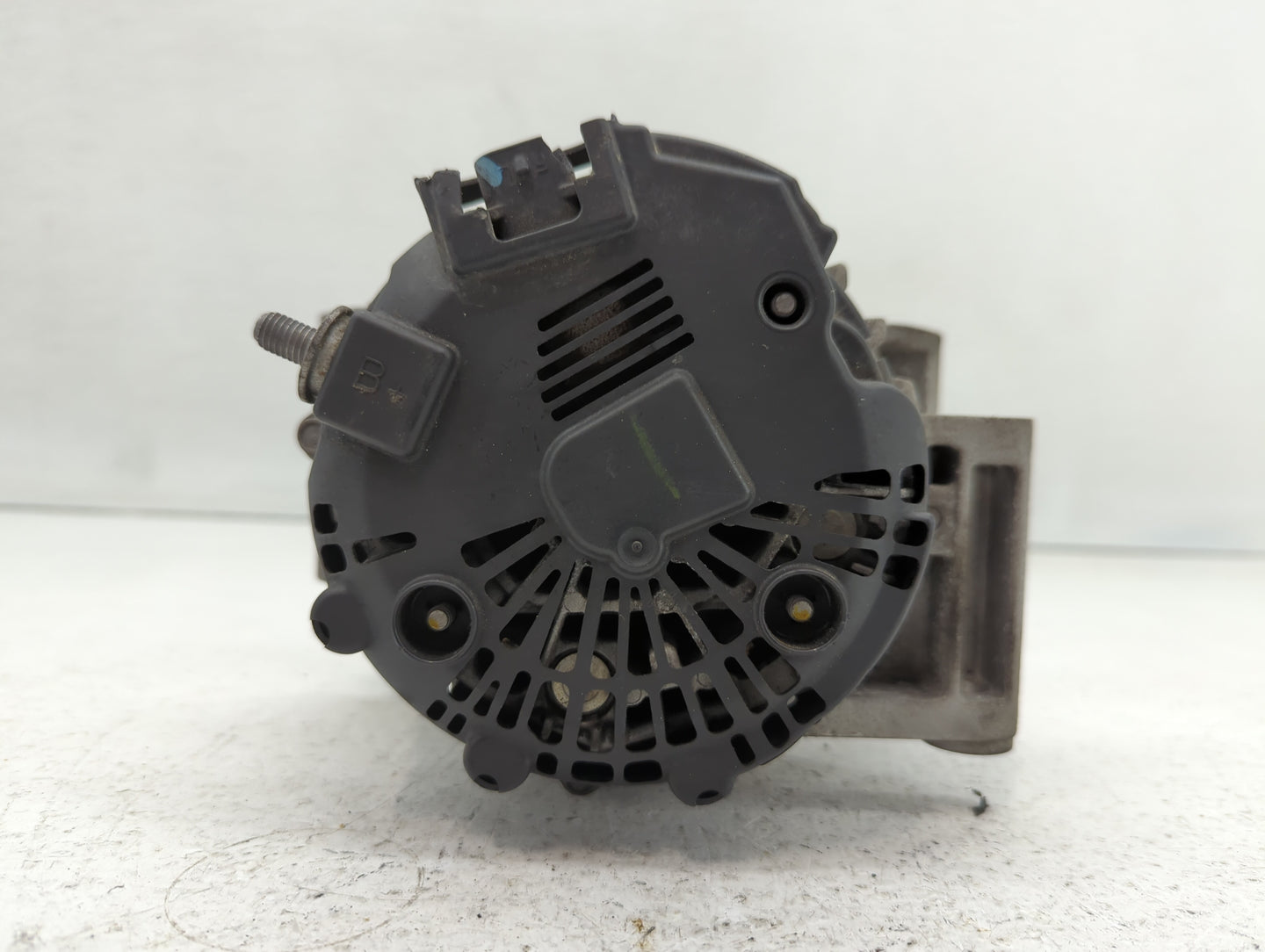 2010-2017 Chevrolet Equinox Alternator Replacement Generator Charging Assembly Engine OEM P/N:2605323 A 13500315 Fits OEM Us