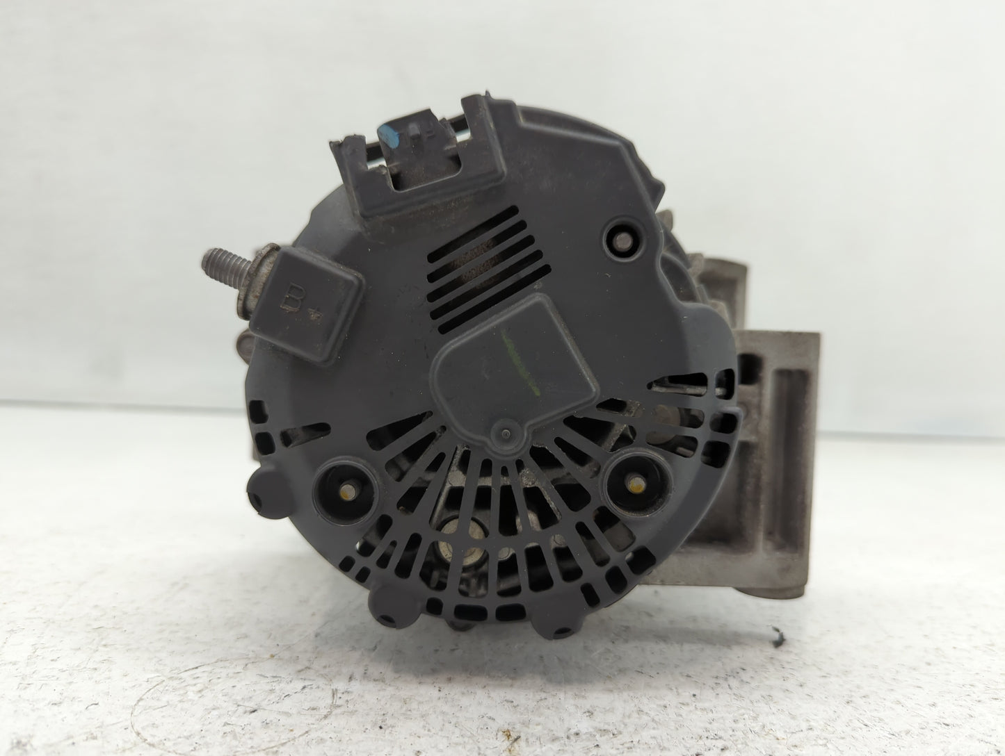 2010-2017 Chevrolet Equinox Alternator Replacement Generator Charging Assembly Engine OEM P/N:2605323 A 13500315 Fits OEM Us